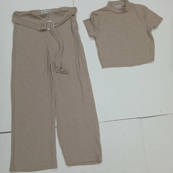 Almost Famous Women's 2 pcs set wide legs long pants & crop top size L. - Picture 6 of 11